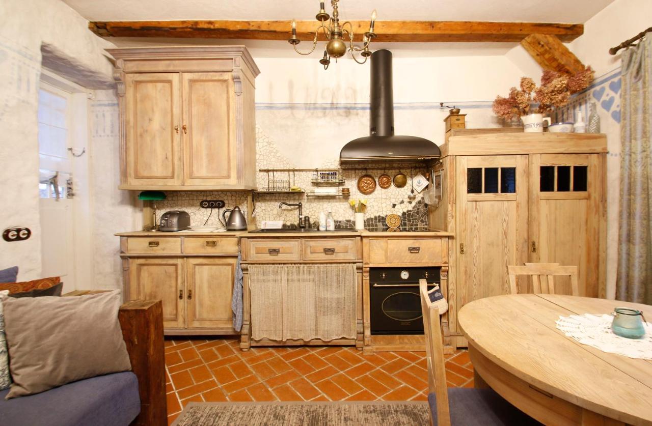 Bohemian Hideout, Old Town, Tartu Home Luaran gambar